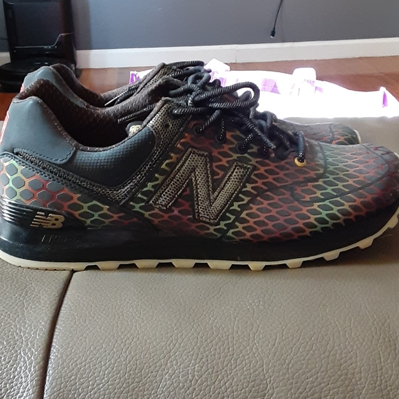New Balance 574 "Year of the Snake" (2012) - Picture 1 of 5